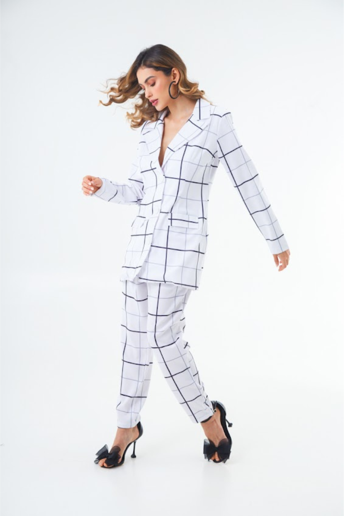 02 calca anya xadrez branco